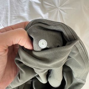 Lululemon Get Centred High Rise align nulu Tight 23” in Grey Sage. Sz. 4